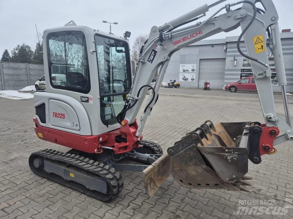 Takeuchi TB 225 Mini rýpadla < 7t