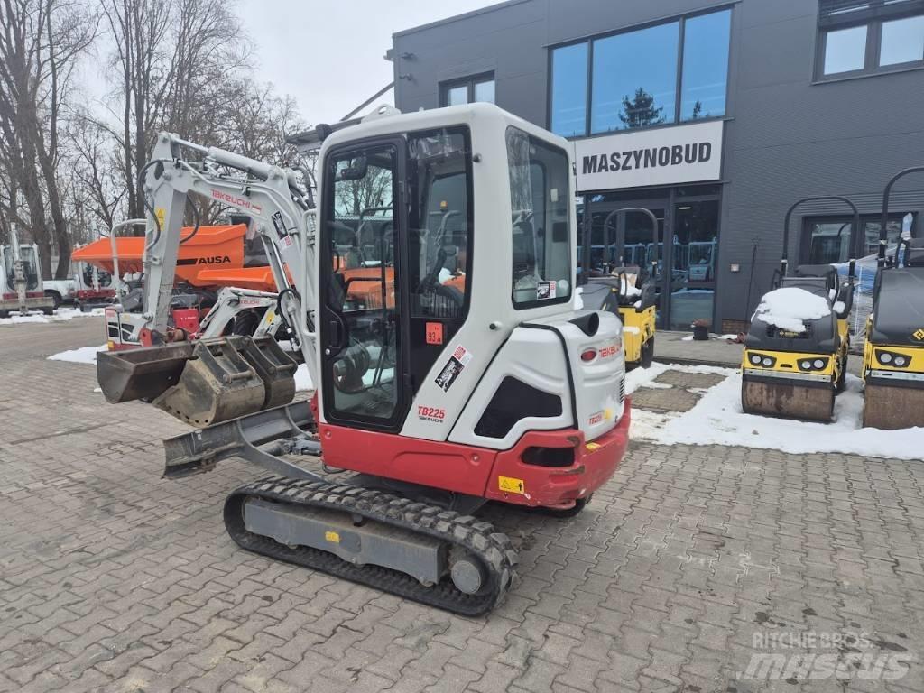Takeuchi TB 225 Mini rýpadla < 7t