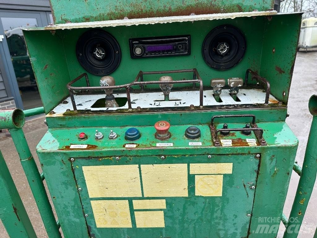 Hitachi HX 99 B Teleskopické plošiny