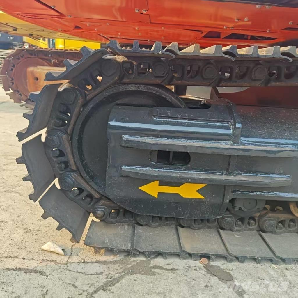 Doosan DX 300 LC Pásová rýpadla