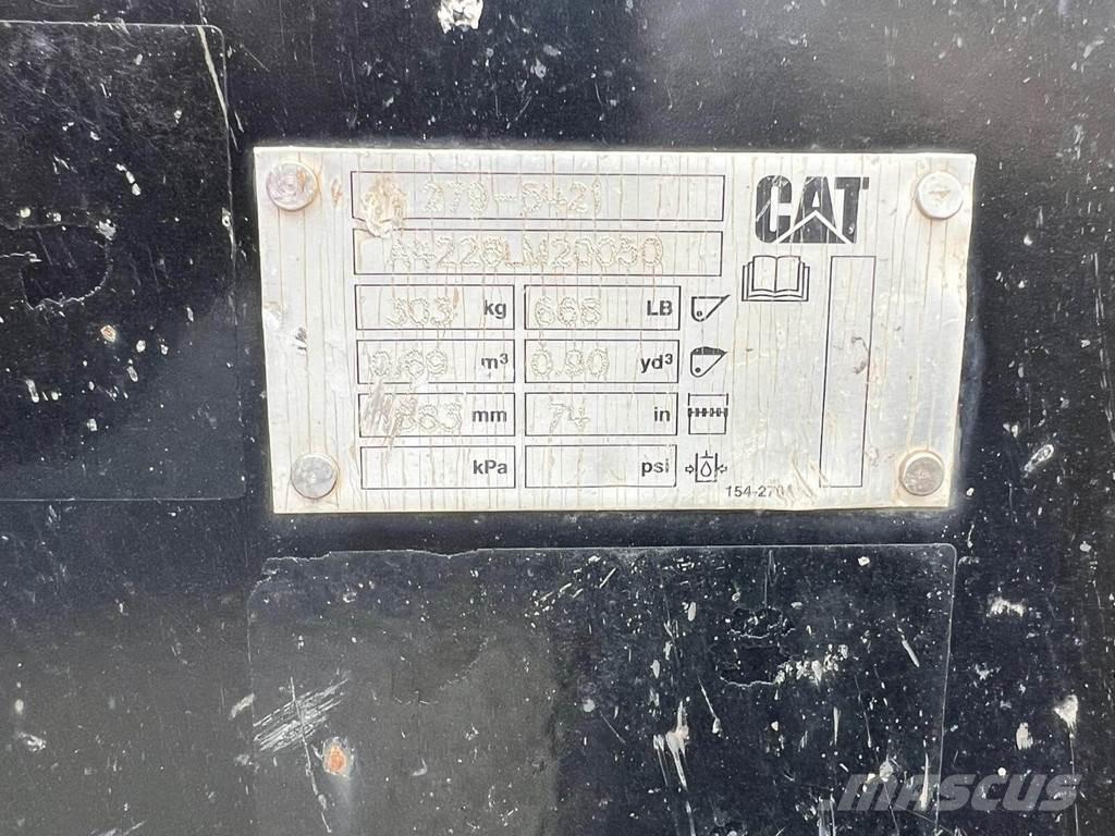 CAT 226D Smykem řízené nakladače