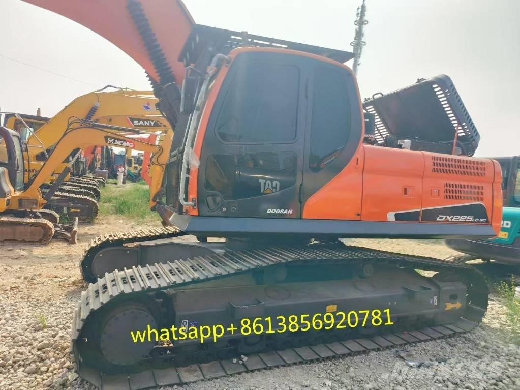 Doosan DX 225 Pásová rýpadla