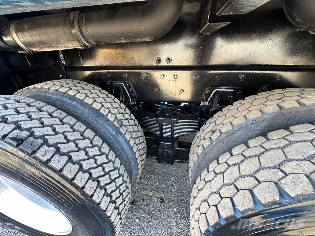 Freightliner 114 SD Kombinované/Čerpací cisterny