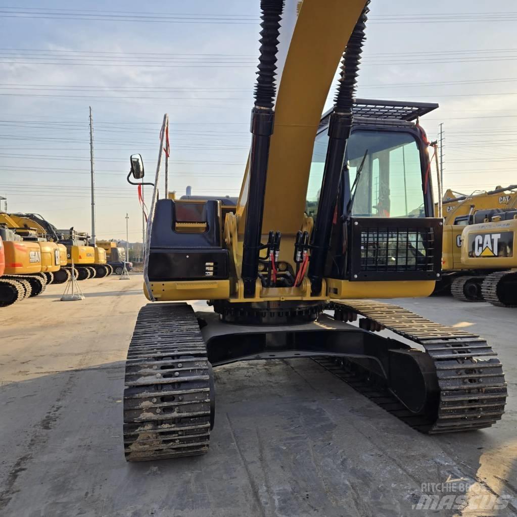 CAT 330 D2 Midi rýpadla 7t - 12t