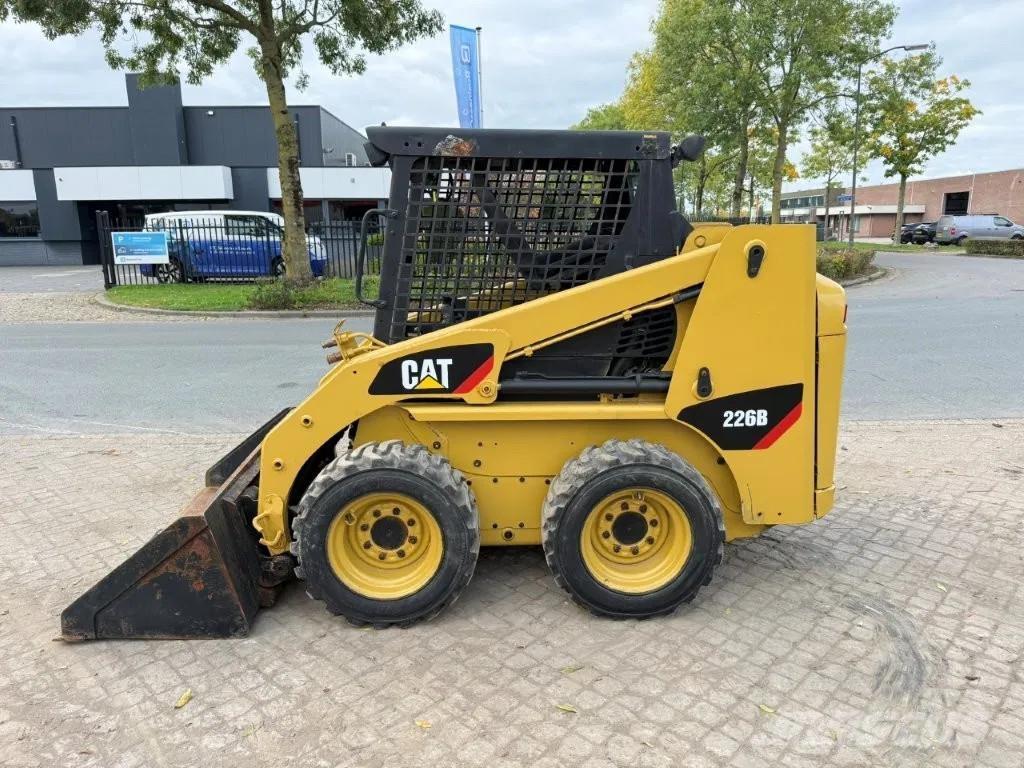 CAT 216B Turbo Smykem řízené nakladače