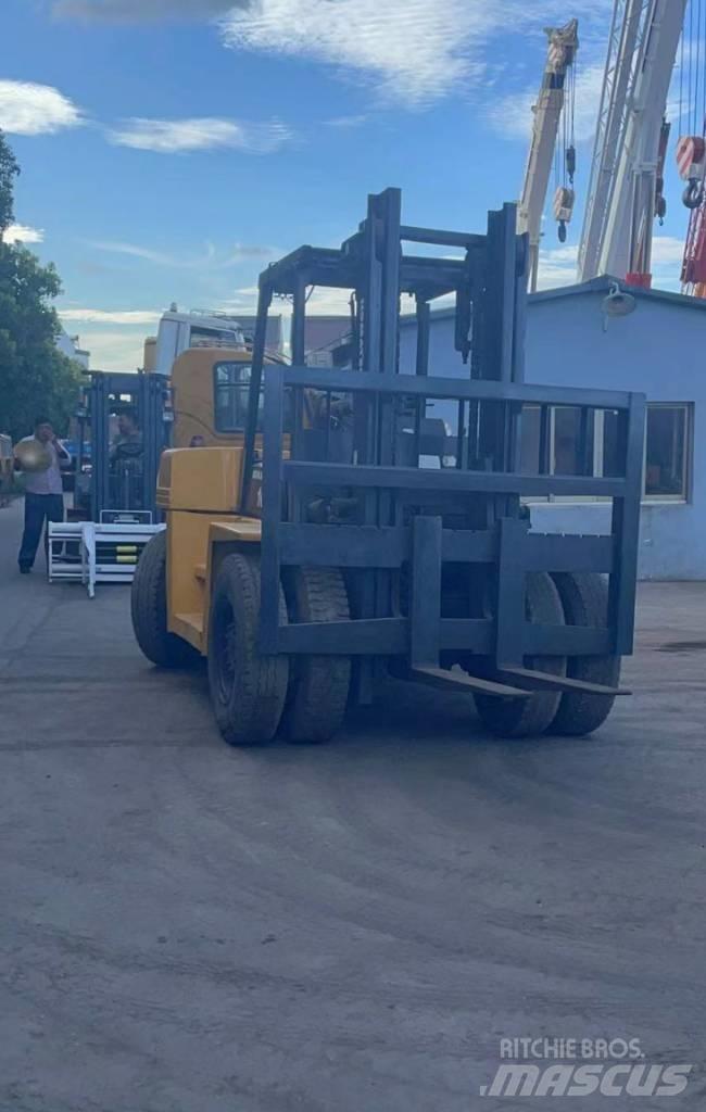 Komatsu 10 Ton Dieselové vozíky