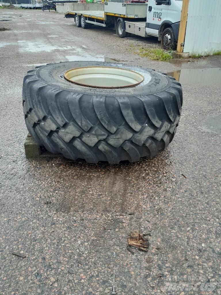 BKT 650/60R30,5 Hjul Pneumatiky, kola a ráfky