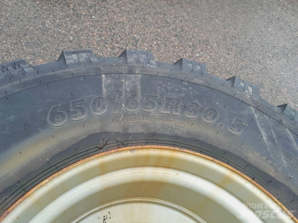BKT 650/60R30,5 Hjul Pneumatiky, kola a ráfky