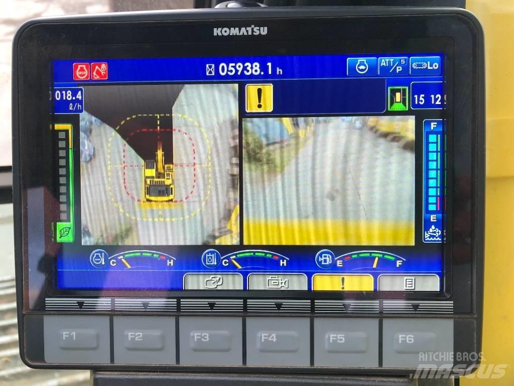 Komatsu PC490LC-11 Pásová rýpadla