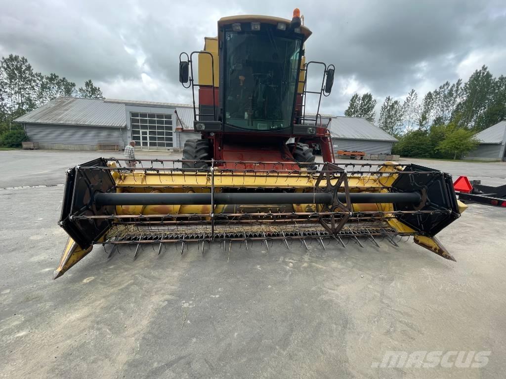 New Holland L520 Sklízecí mlátičky