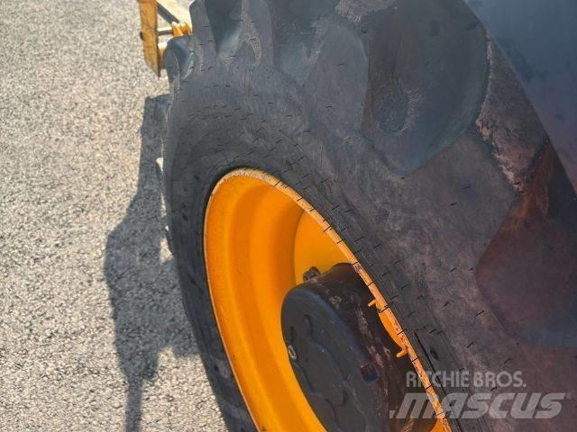 JCB 540-140 Teleskopické manipulátory