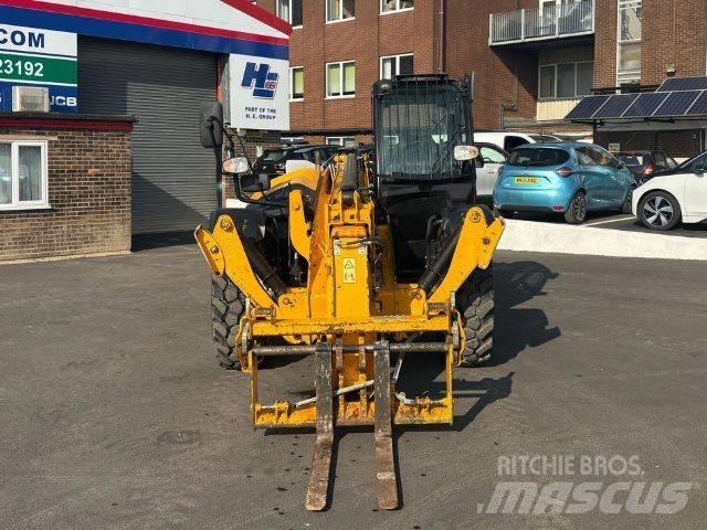 JCB 540-140 Teleskopické manipulátory