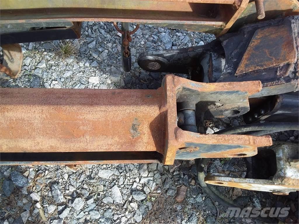 CAT 2200 Těžební jeřáby