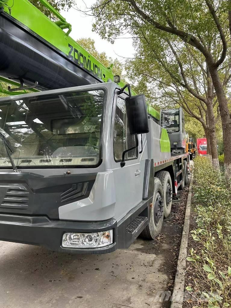Zoomlion ZTC 700 V Univerzální terénní jeřáby