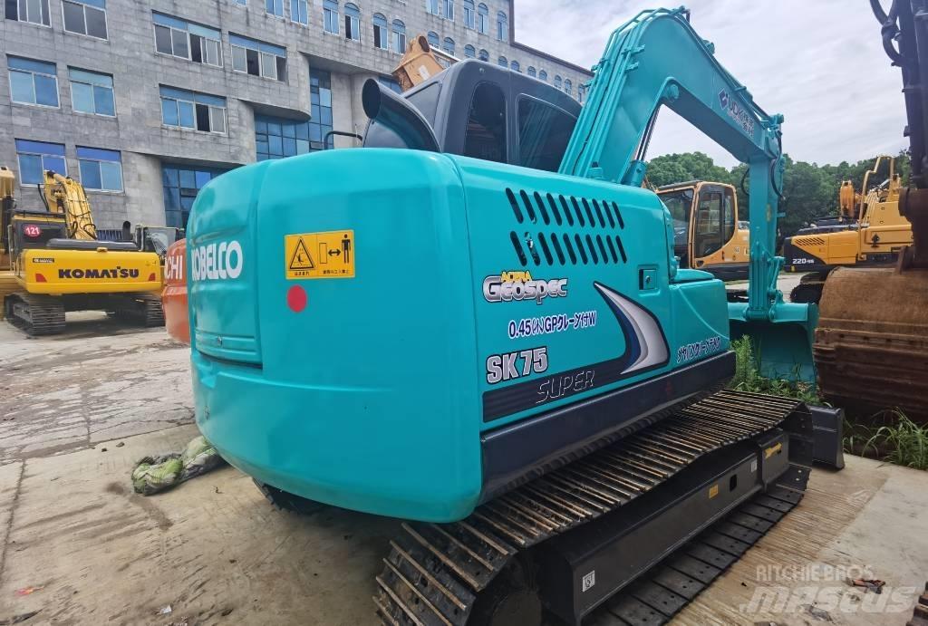 Kobelco SK 75 Midi rýpadla 7t - 12t