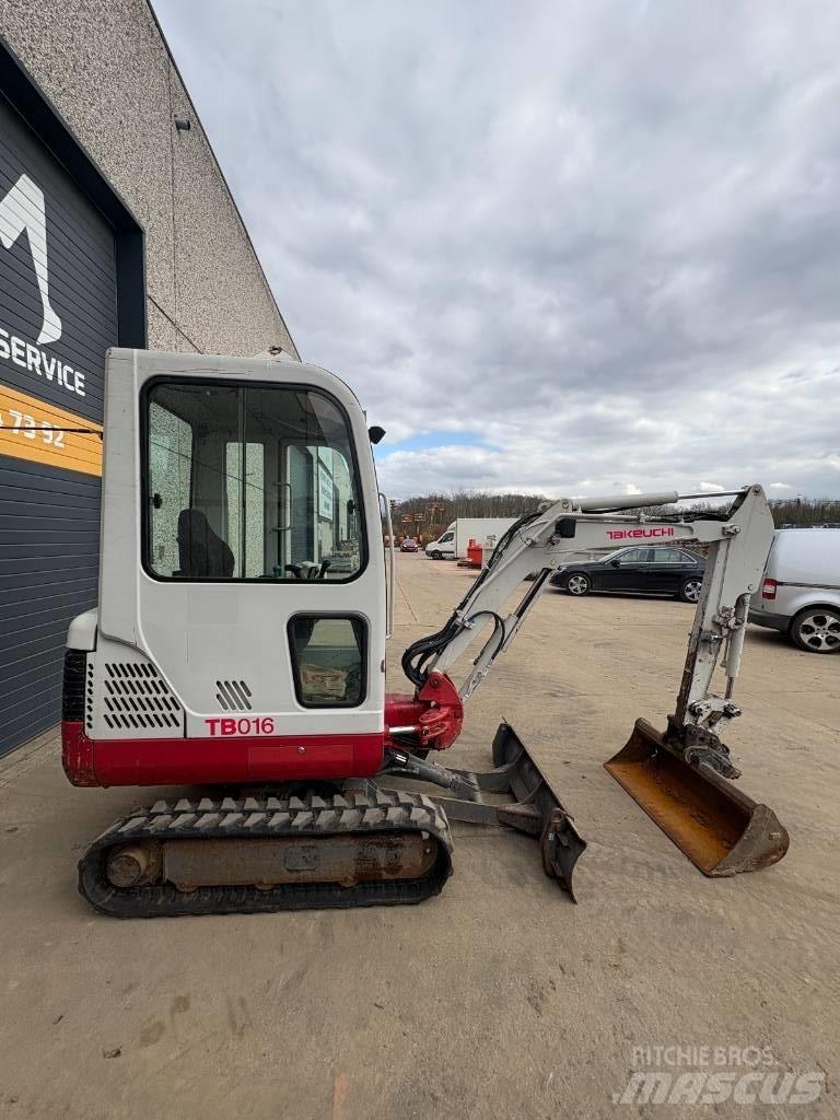 Takeuchi TB016 Mini rýpadla < 7t