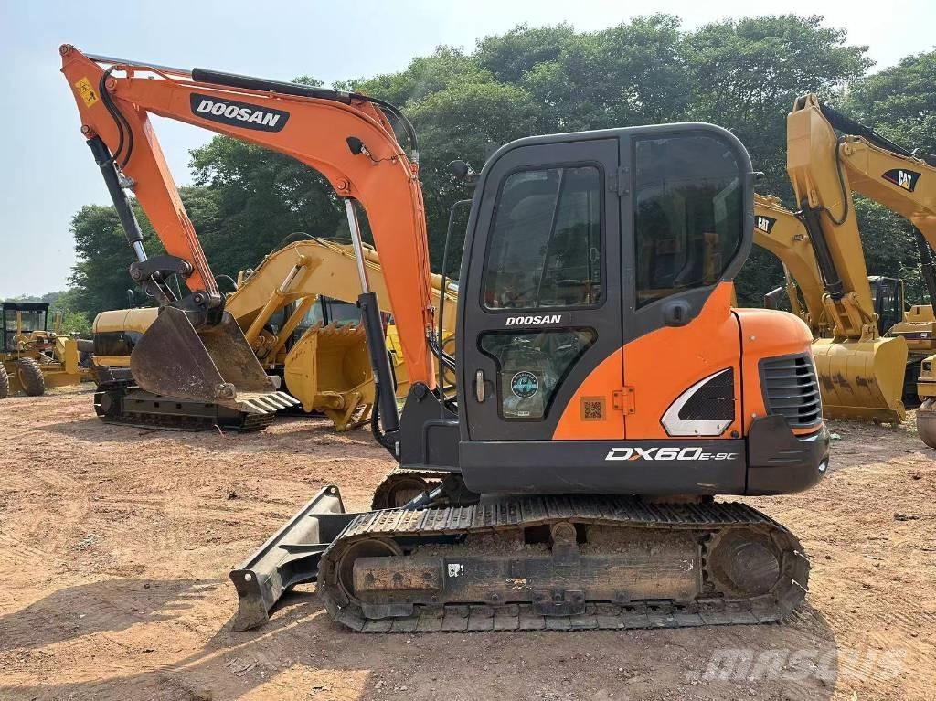 Doosan DX60 Pásová rýpadla