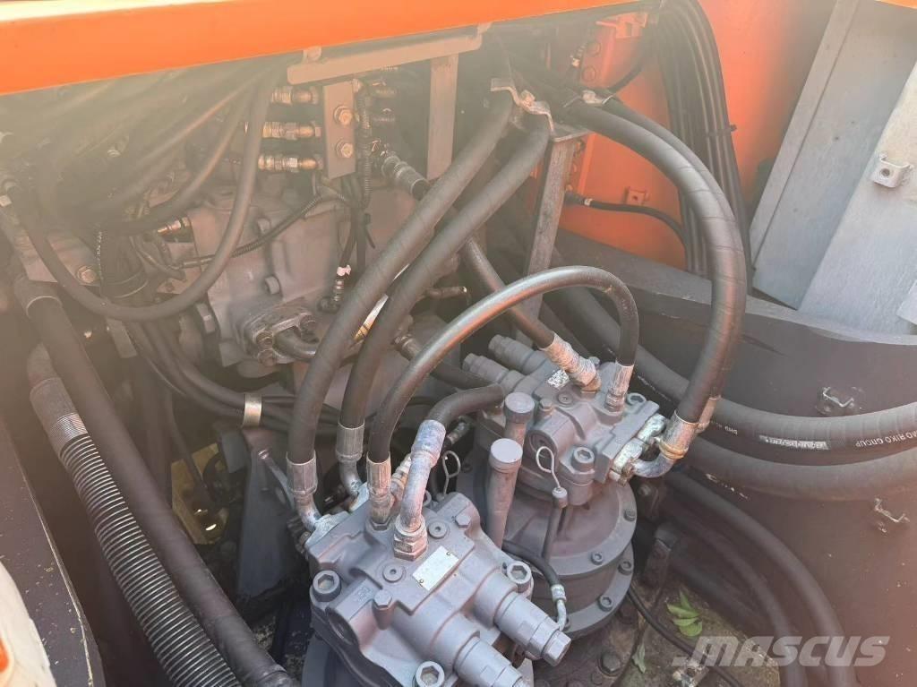 Hitachi ZX 470 Pásová rýpadla