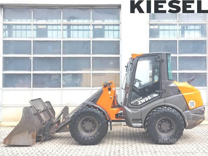 Hitachi ZW 95-6 Smykem řízené nakladače