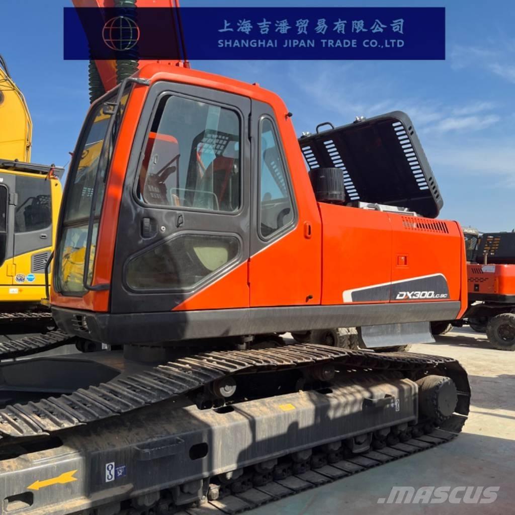 Doosan DX 300 Pásová rýpadla