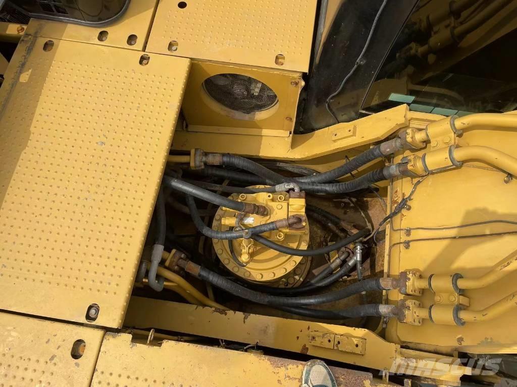 CAT 330D Pásová rýpadla
