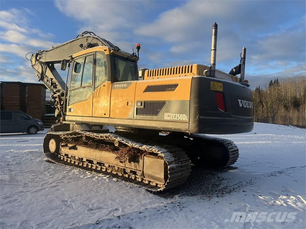 Volvo EC 250 D L Pásová rýpadla