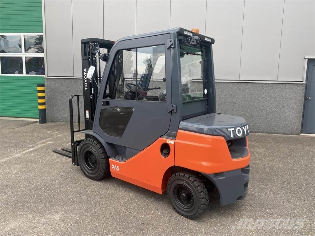 Toyota 52-8FDF25 Dieselové vozíky