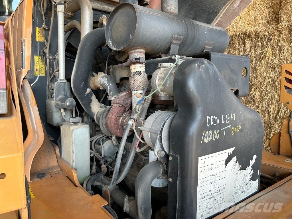 CASE 821 E Kolové nakladače