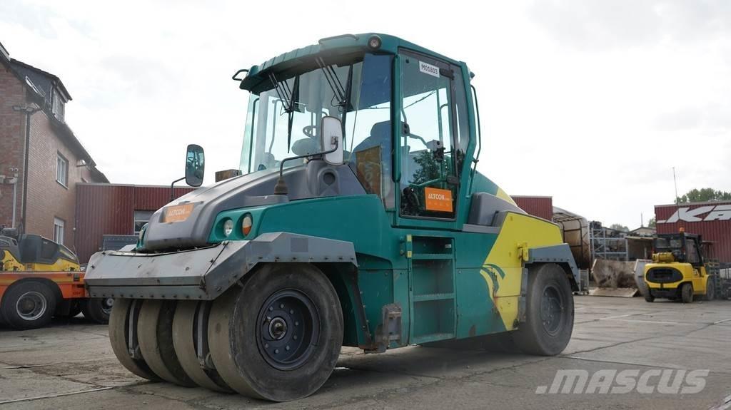 Hamm GRW 280-16 Pneumatikové válce