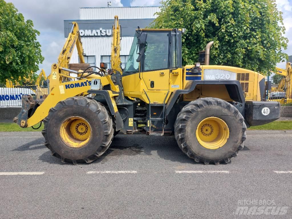 Komatsu WA320-5 Kolové nakladače