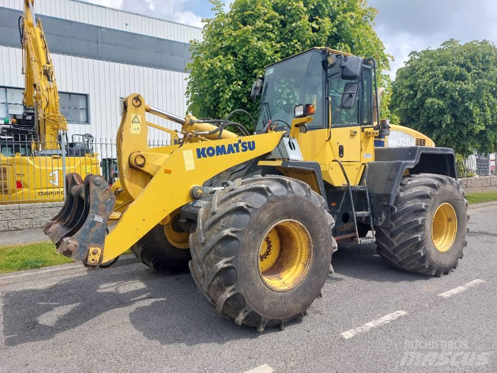 Komatsu WA320-5 Kolové nakladače