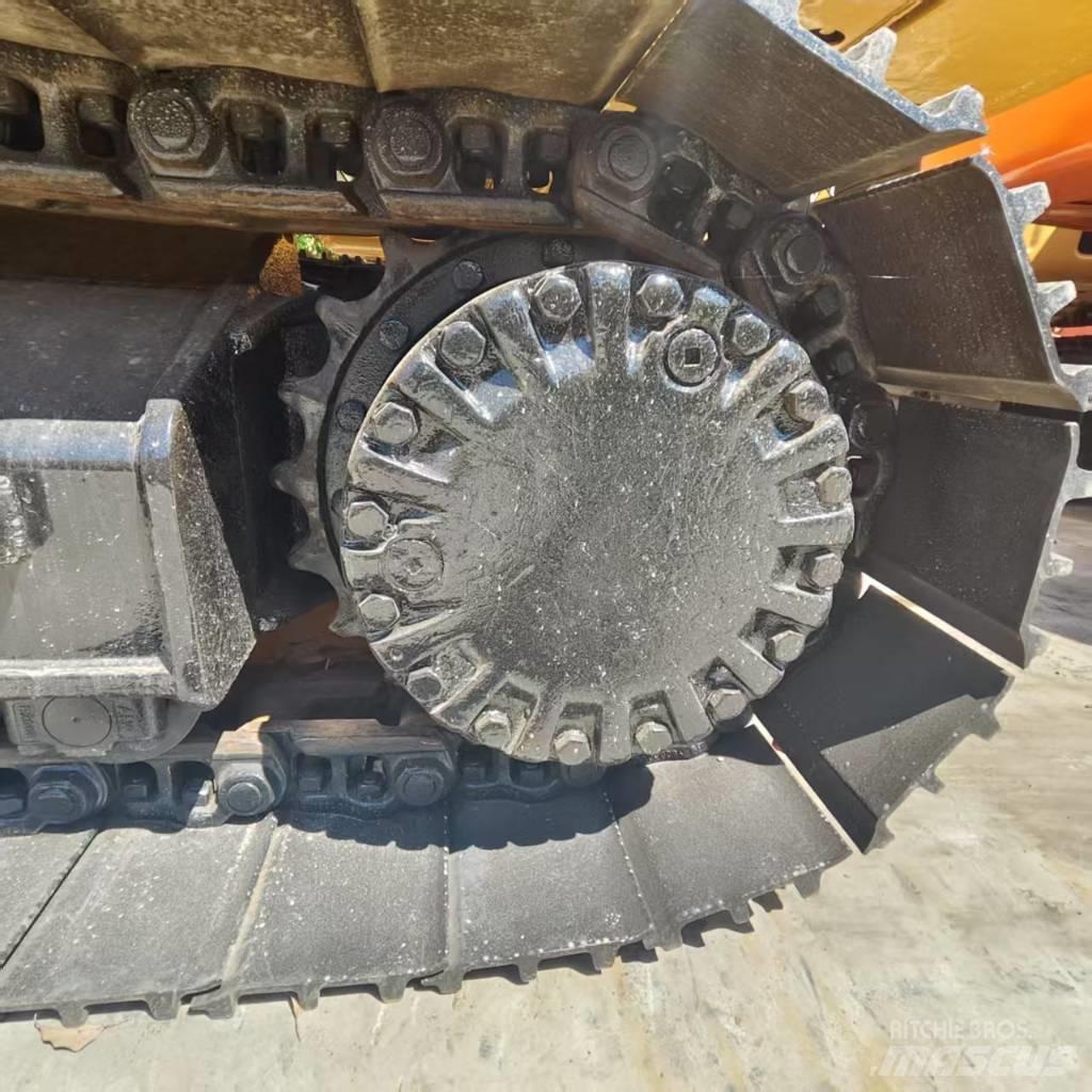 CAT 320 D Pásová rýpadla