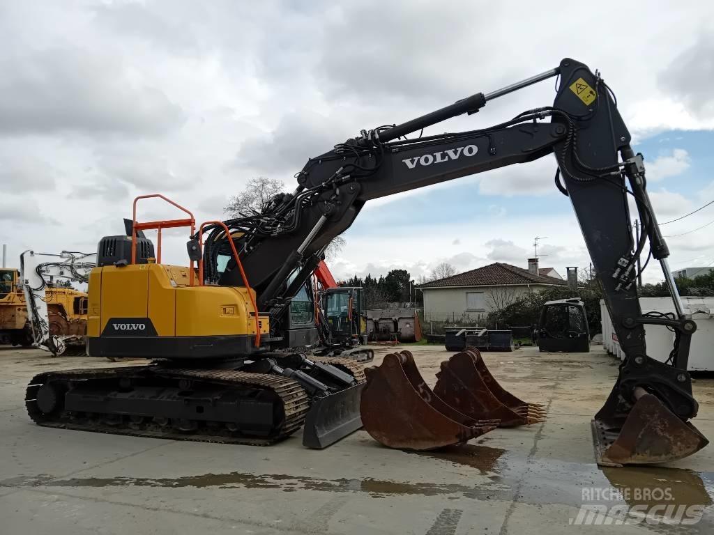 Volvo ECR235EL Pásová rýpadla