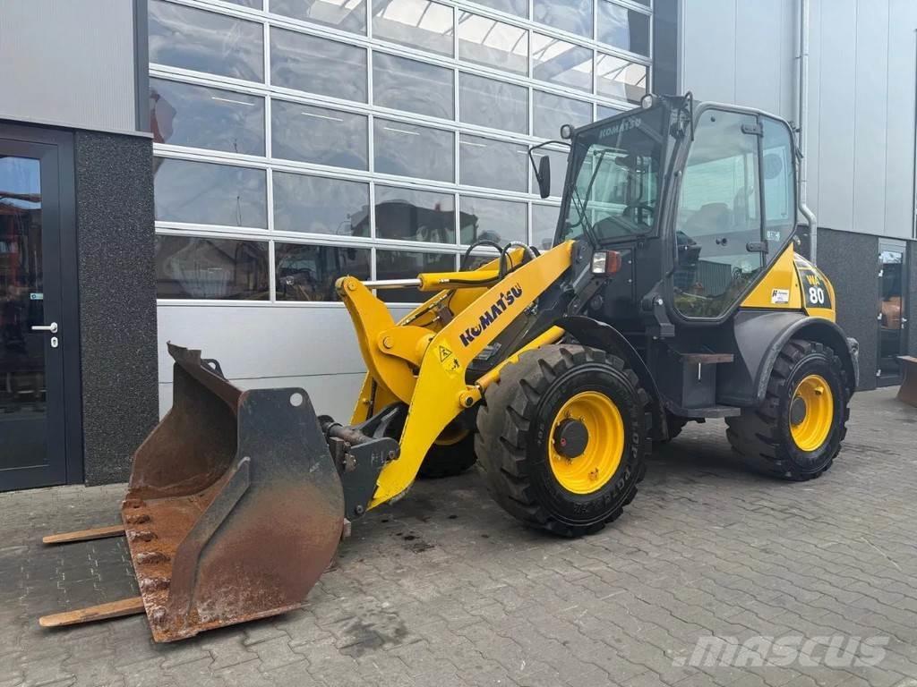 Komatsu WA80-6 Kolové nakladače