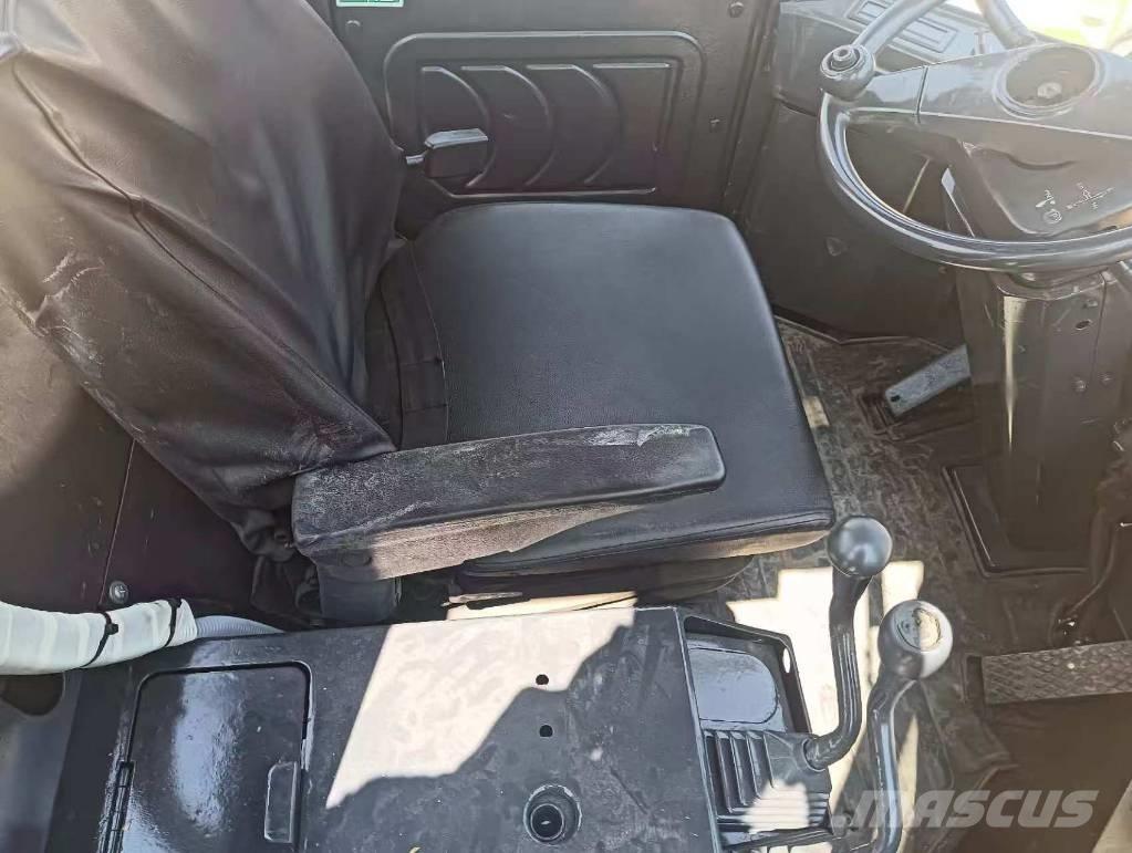 Komatsu WA 470 Kolové nakladače