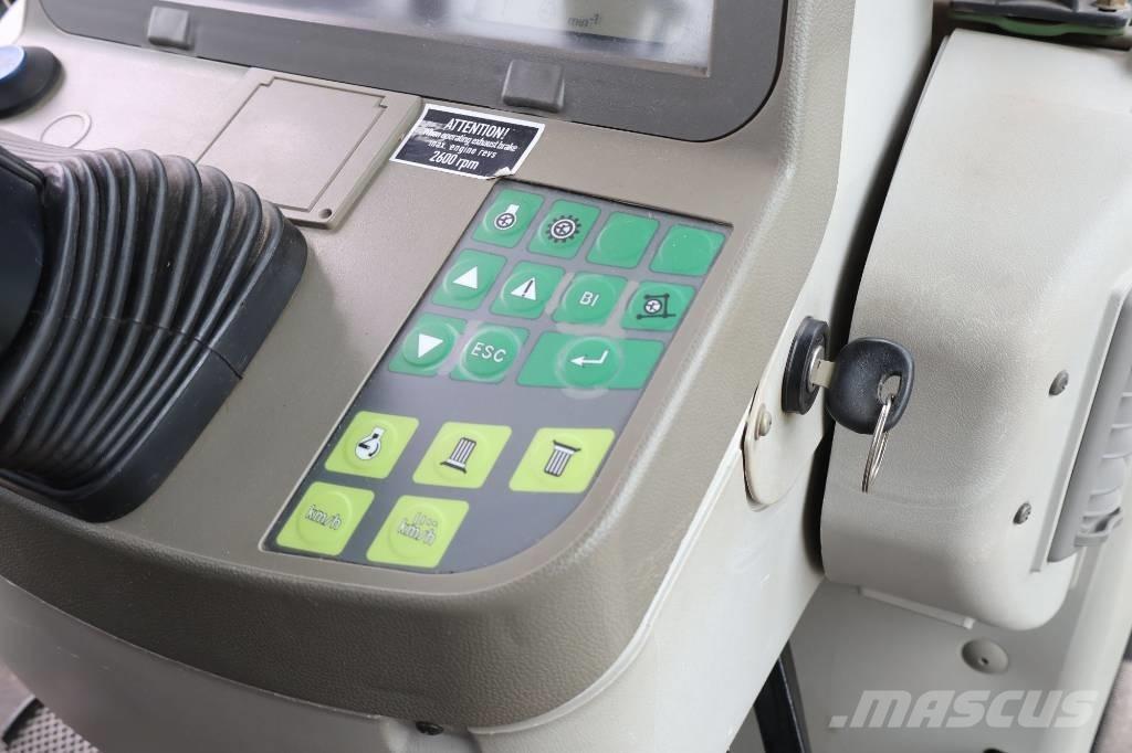 Fendt 820 Vario TMS Traktory