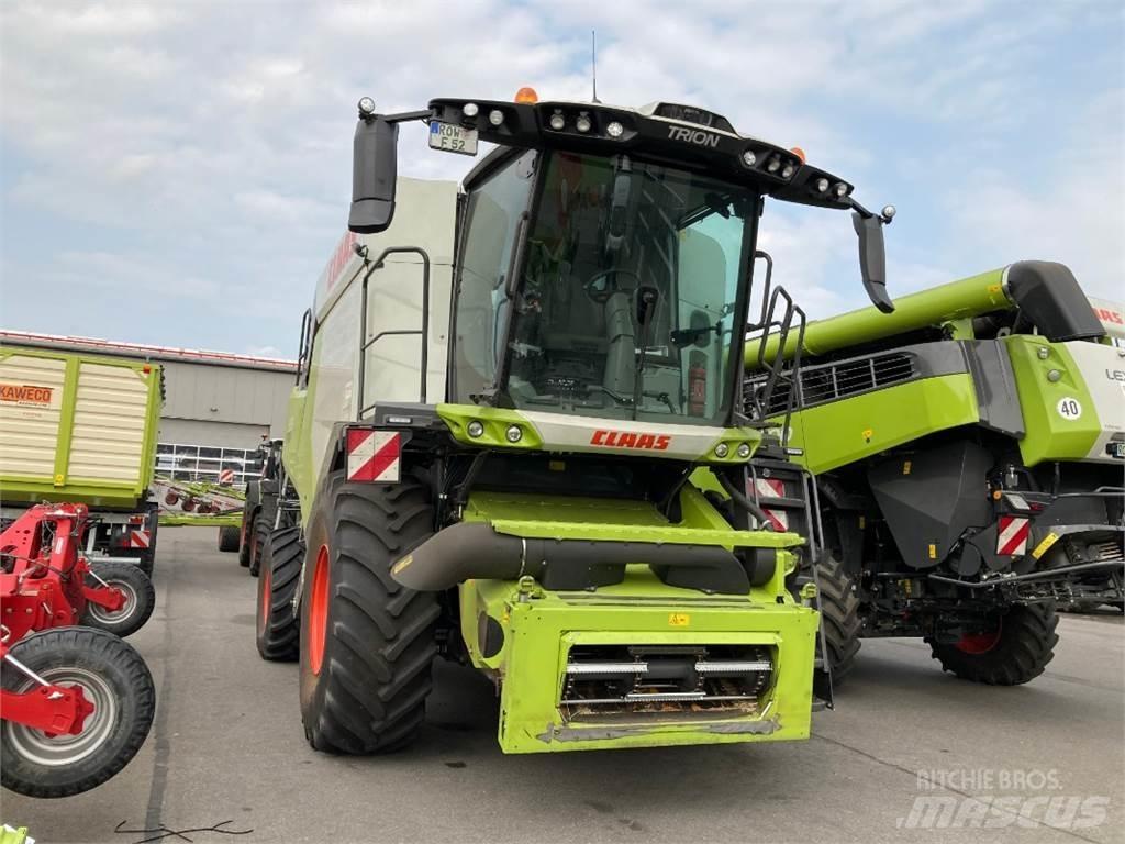 CLAAS Trion 520 Sklízecí mlátičky