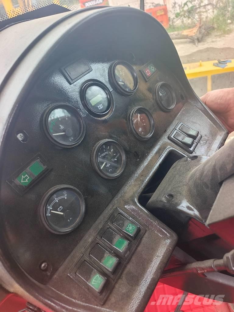 CAT 966H Kolové nakladače