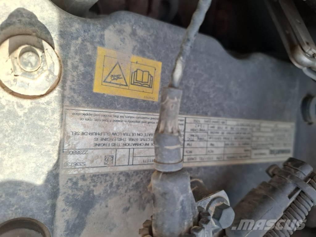 Komatsu PW 148-11 Kolová rýpadla