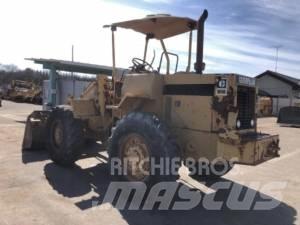 CAT 910 Kolové nakladače