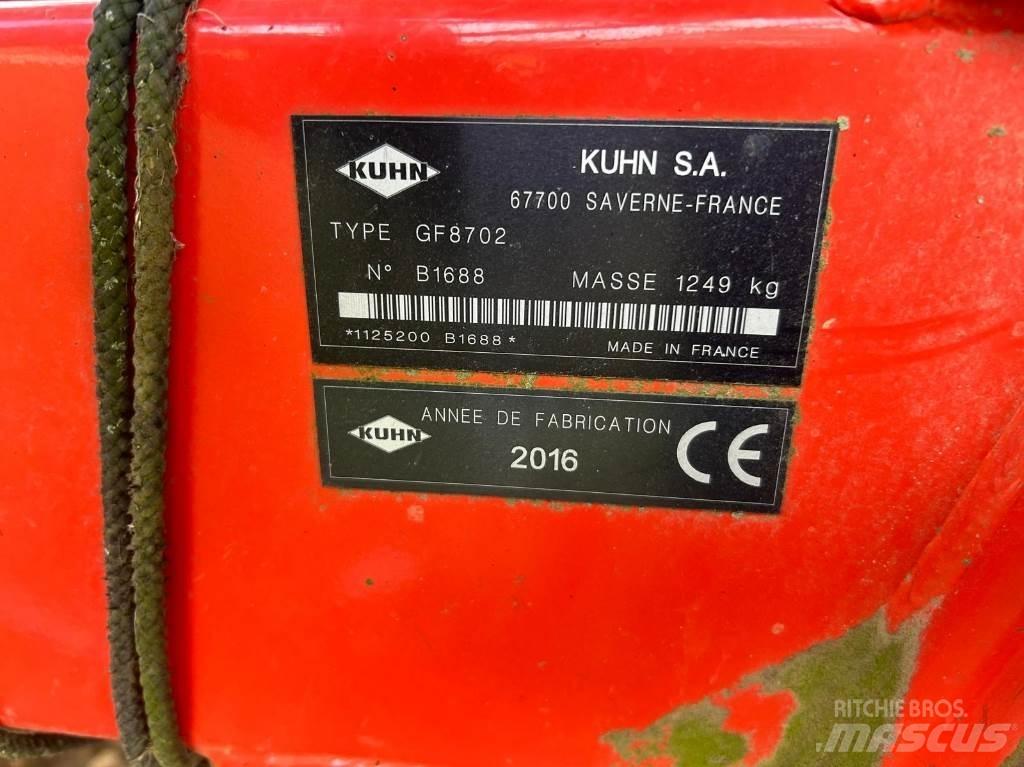 Kuhn GF8702 Obraceče a shrabovače sena