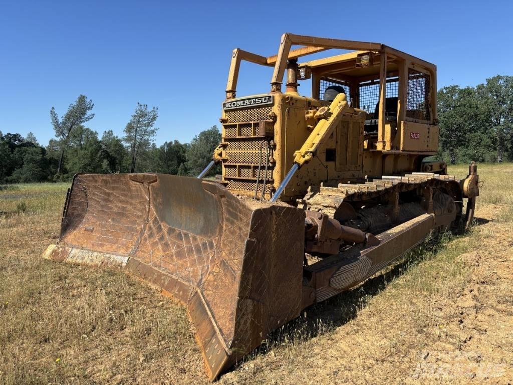 Komatsu D 85-12 Pásové dozery