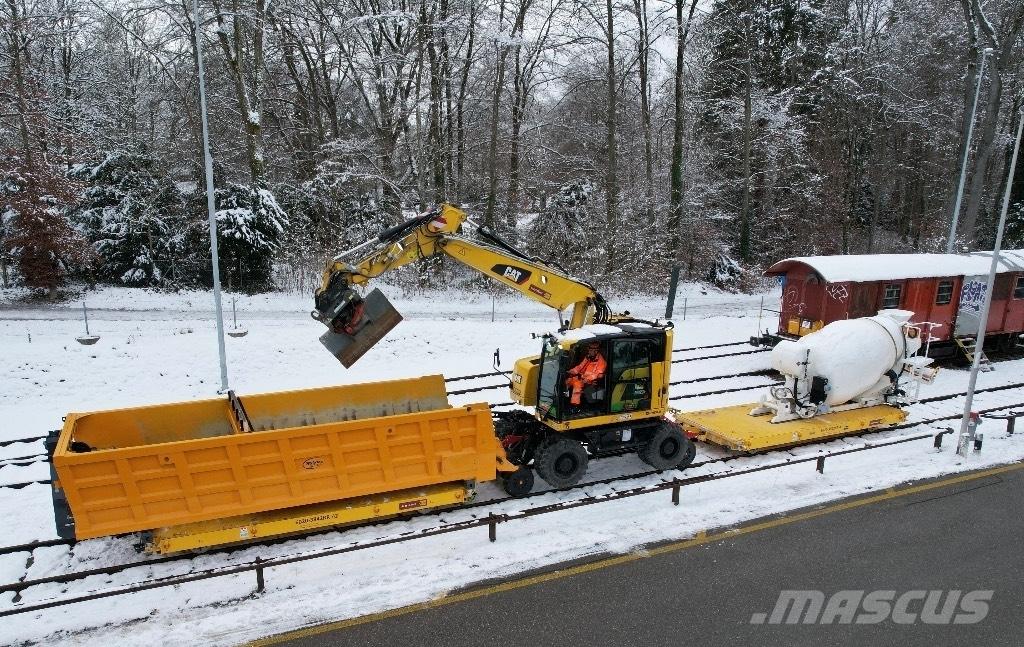 CAT 323 Rail Speciální bagry