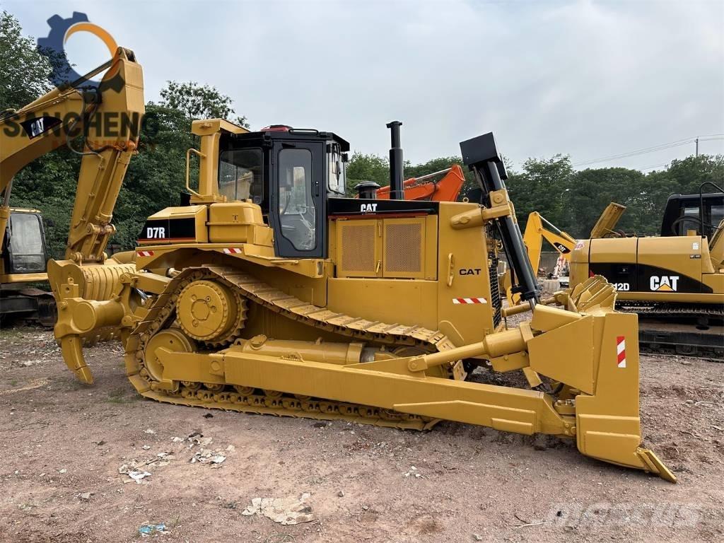 CAT D 7 R Pásové dozery