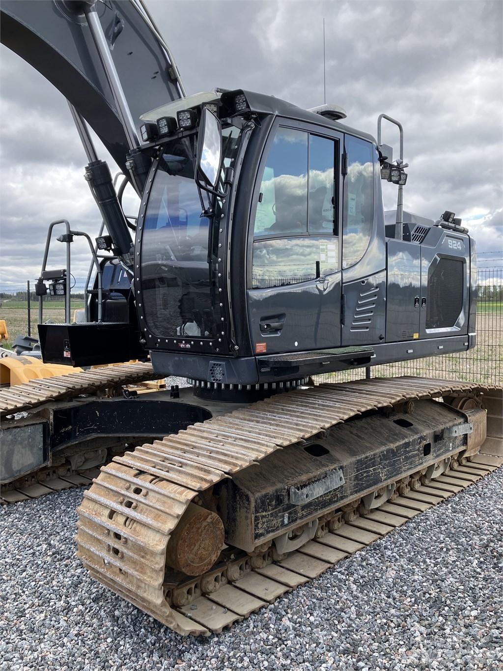 Liebherr R924 Pásová rýpadla