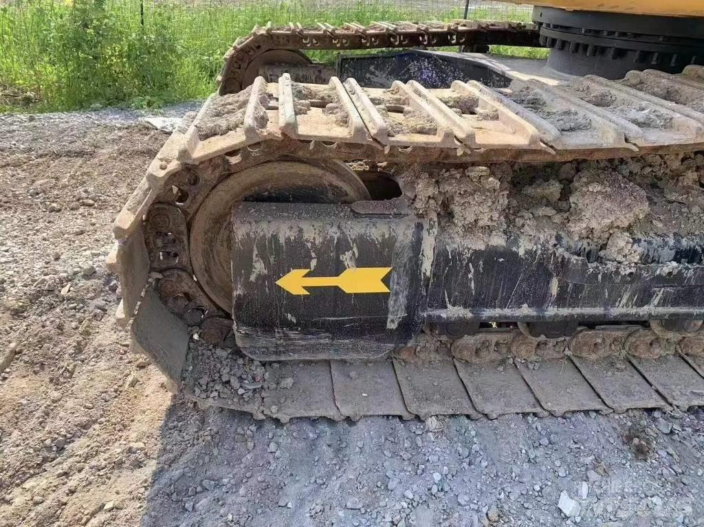 CAT 320 Pásová rýpadla