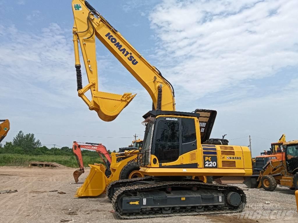 Komatsu PC 220-8 Pásová rýpadla
