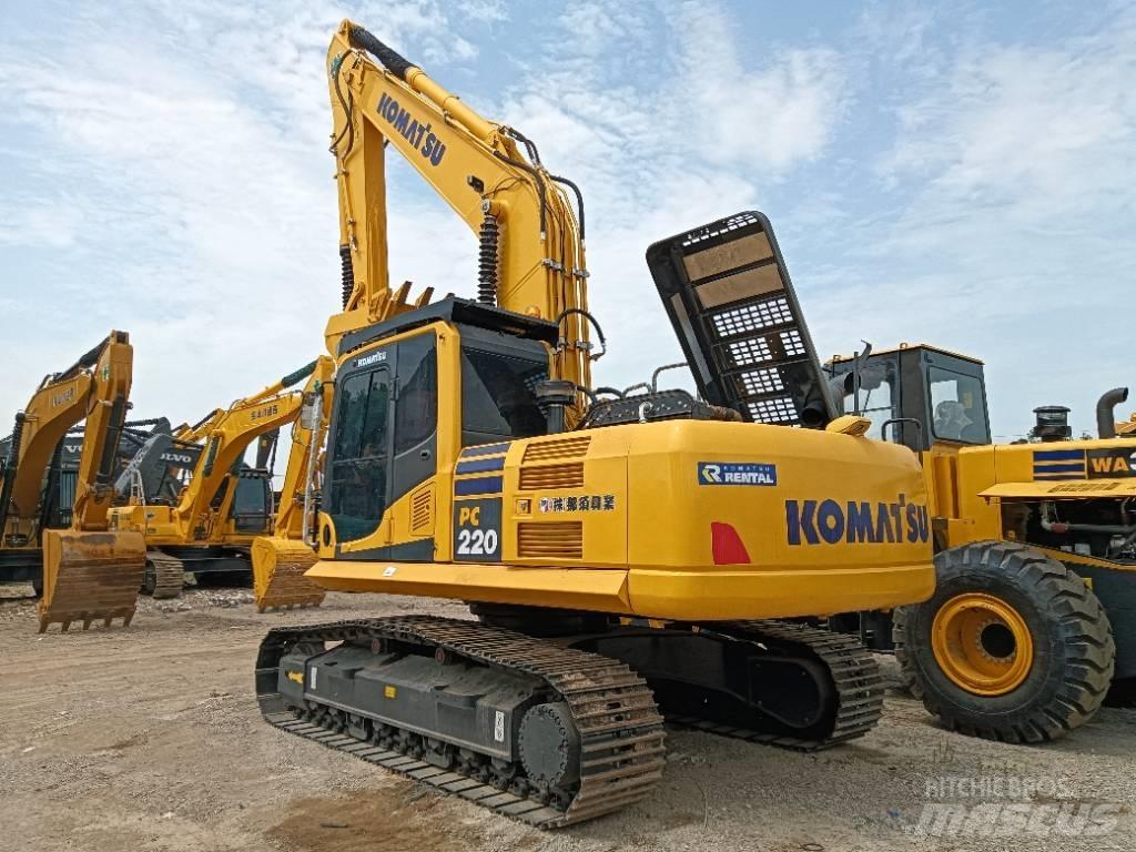 Komatsu PC 220-8 Pásová rýpadla