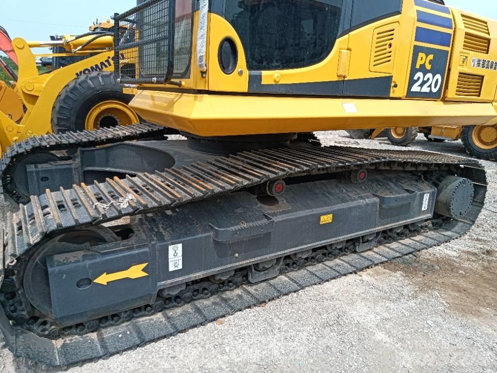 Komatsu PC 220-8 Pásová rýpadla