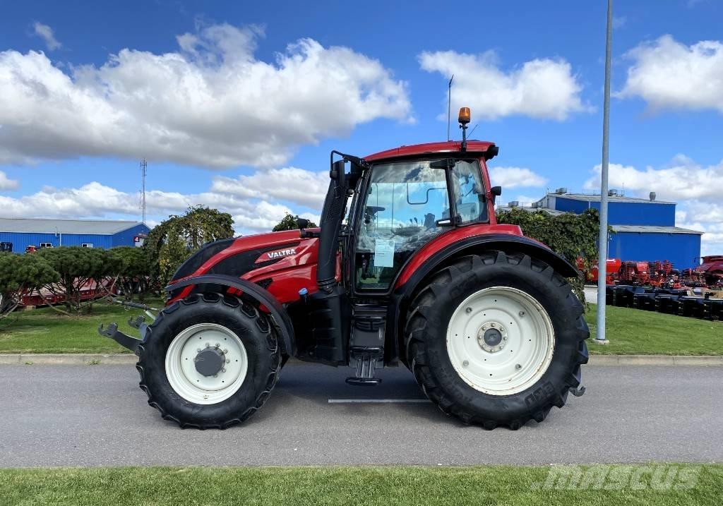 Valtra T 234 A Traktory